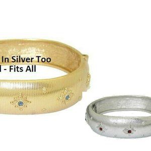 Wide bracelet hinged bangle white or yellow NWT